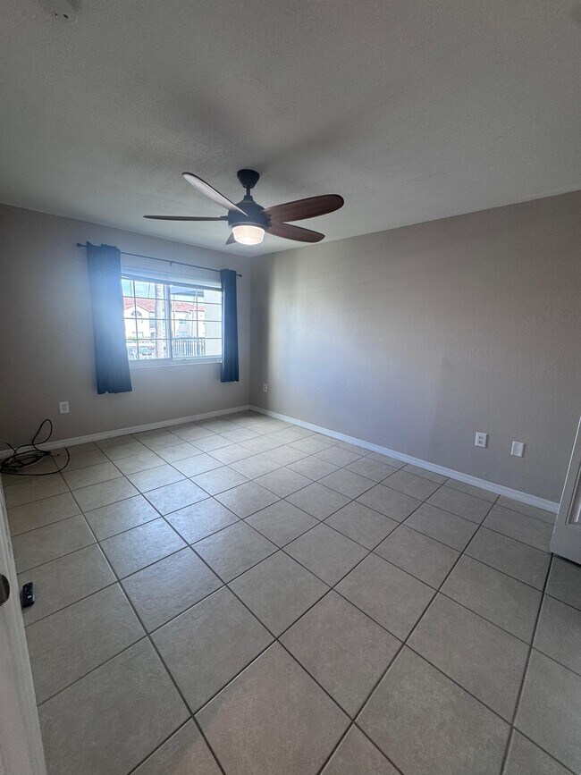 Building Photo - 3421 Winkler Ave