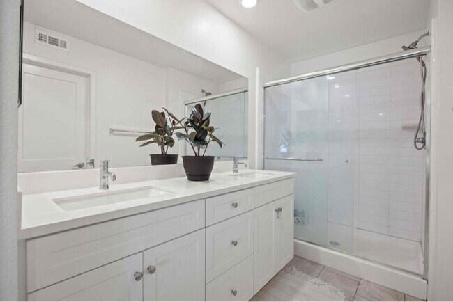 Building Photo - 17604 Garden House Ln