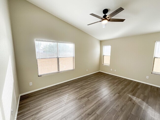 Building Photo - 2041 E Rawhide St