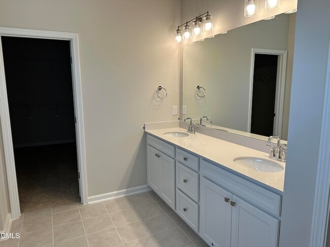 Building Photo - 11 Allgood St