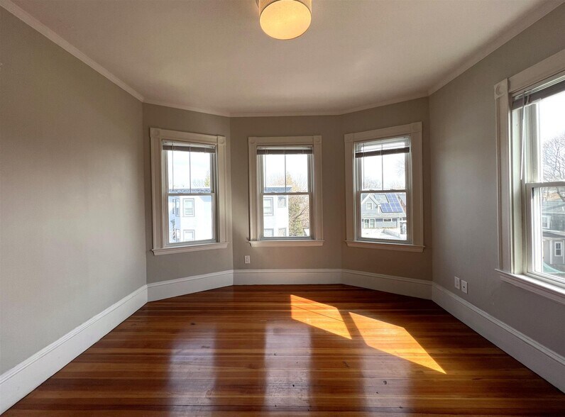 Building Photo - 107A Oxford St