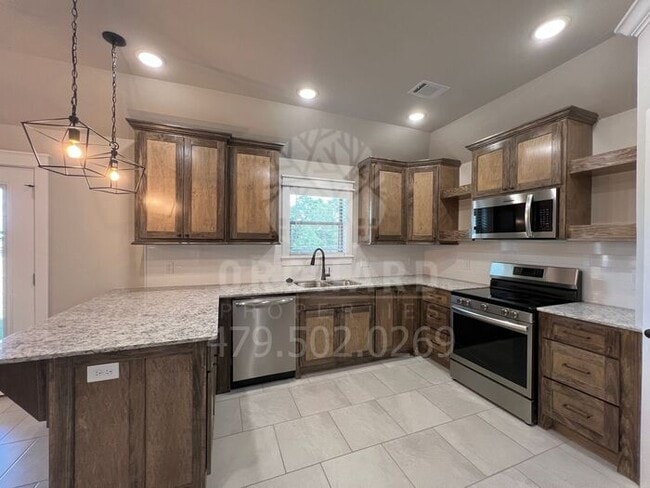 Building Photo - Single Family Home - Stunning Huntley Plan