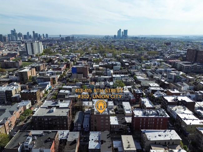 Building Photo - 413-415 9th St