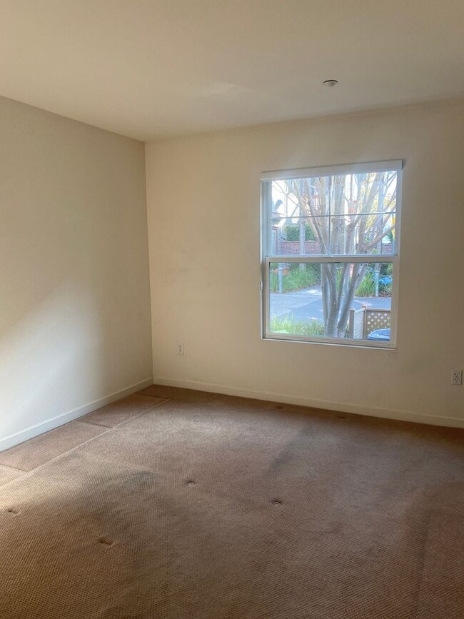 Building Photo - 3 BD/3.5 BA Townhouse in downtown Livermore Station, No Pets