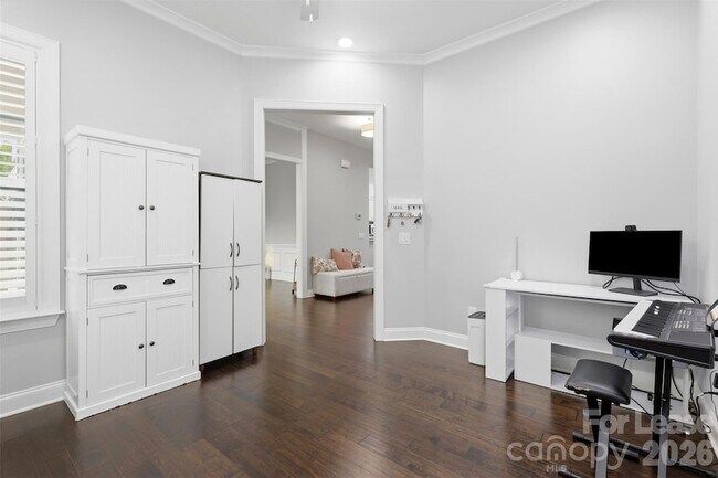 Building Photo - 5401 Meadowcroft Way