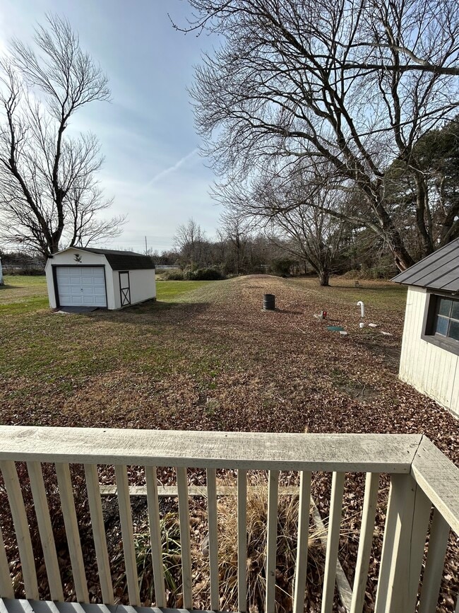 Building Photo - 1284 S Bay Rd