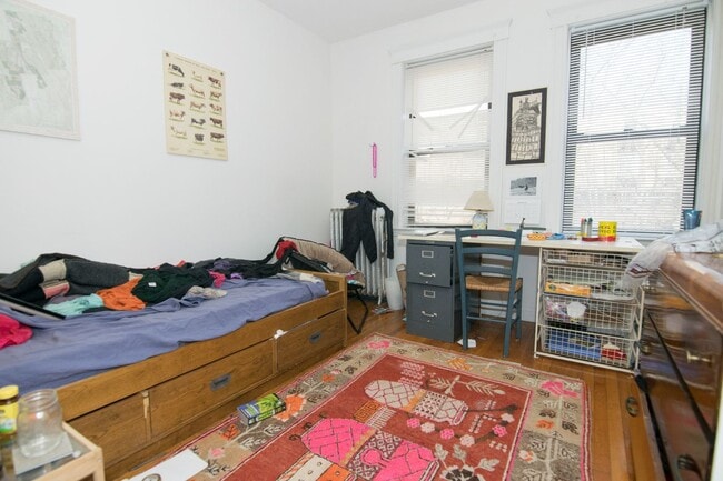 Building Photo - 33 Egremont Rd