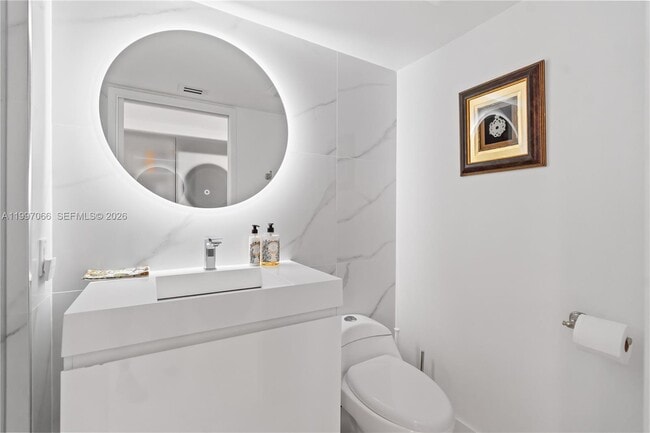 Building Photo - 19101 NE 36th Pl