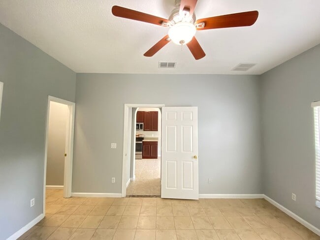 Building Photo - 5 bed / 2.5 bath Lake Nona Townhome!