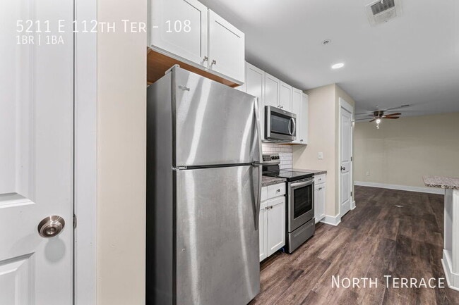 Building Photo - 5211 E 112 Terrace