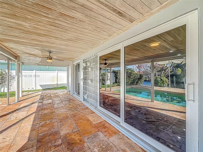 Building Photo - 2770 NE 8th Ct