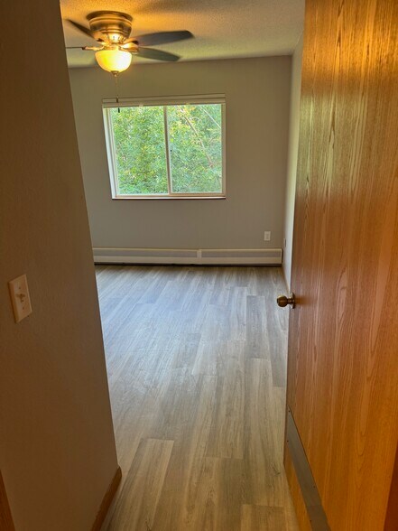 Building Photo - 431 Central AVE W