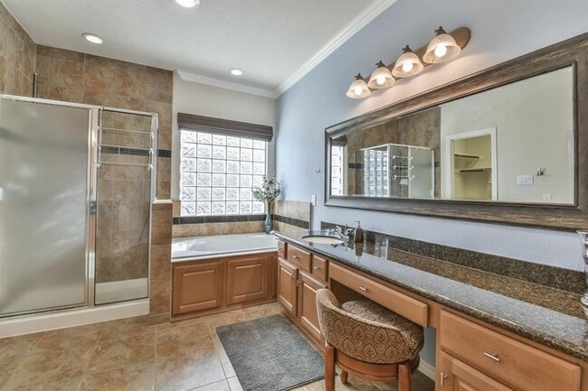 Building Photo - WestChase Fully Furnished Townhome