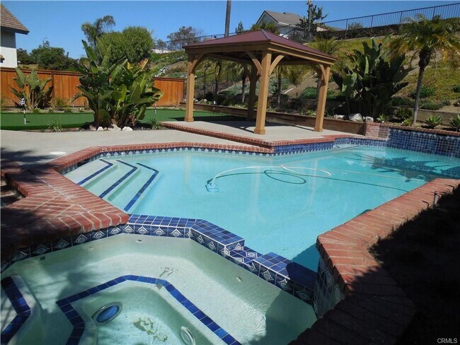 Building Photo - Pool Home 4 Bedroom