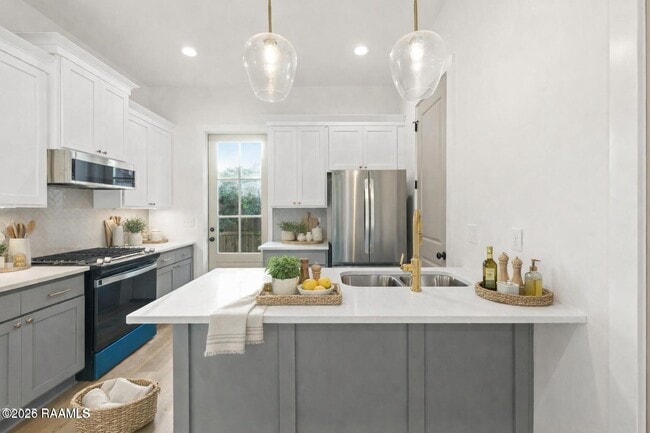 Building Photo - 202 Steiner Oaks