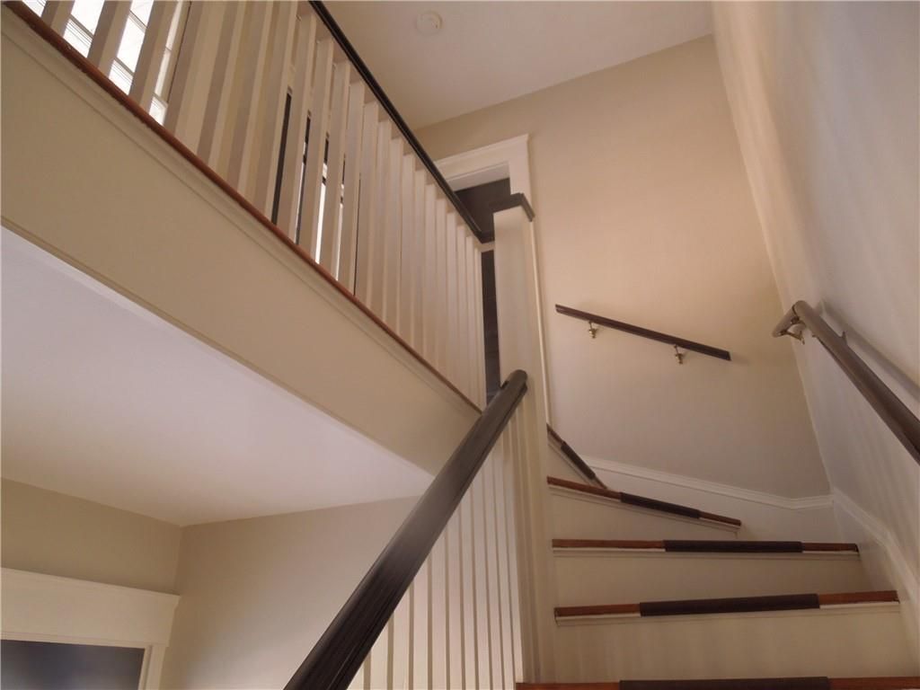 Building Photo - 44 Gentian Ave
