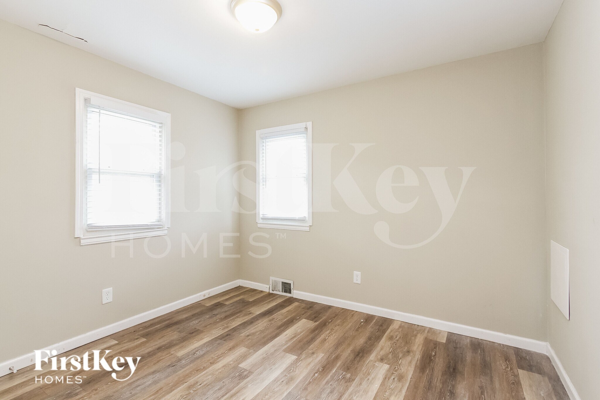 Building Photo - 9045 E 18th St