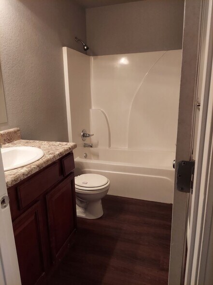 Building Photo - 2006 Ingalls Ln