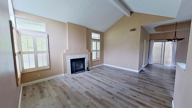 Building Photo - 806 S Sapphire Ln