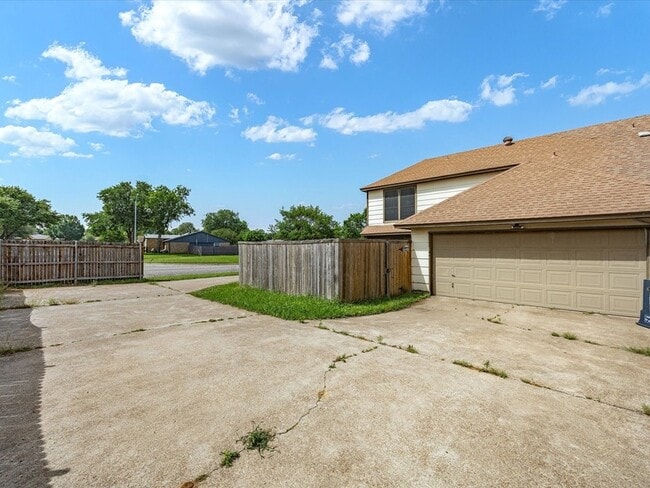 Building Photo - 7419 Lemonwood Ln