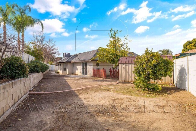 Building Photo - Hemet Rental with Attached Garage, Fireplace & Private Backyard