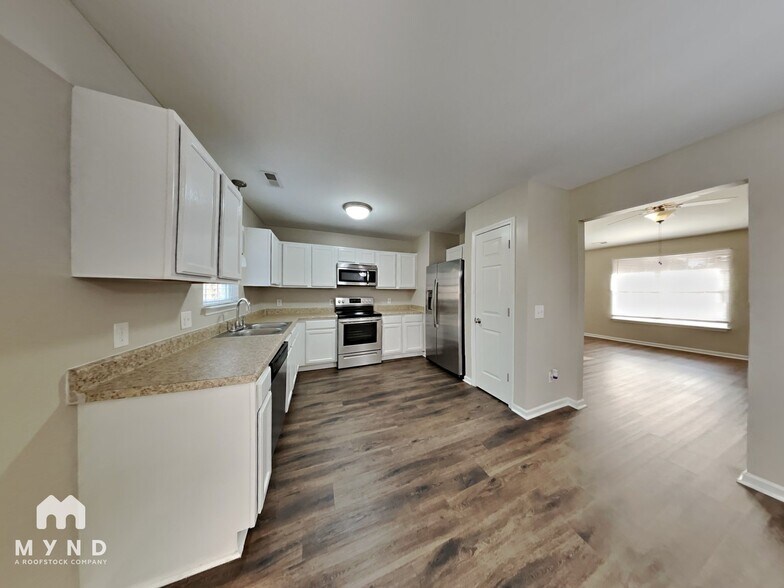 Building Photo - 466 Barewood Dr