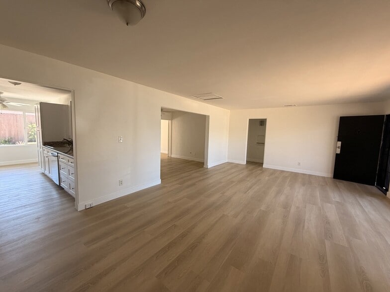 Building Photo - 6133 Dorothy Dr
