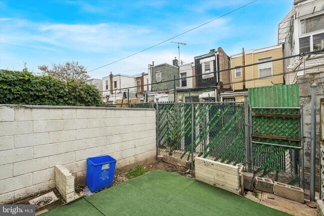 Building Photo - 1825 E Harold St