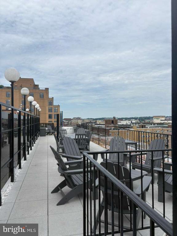 Building Photo - 1420 N St NW