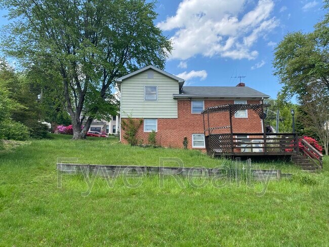 Building Photo - 2125 McKay St