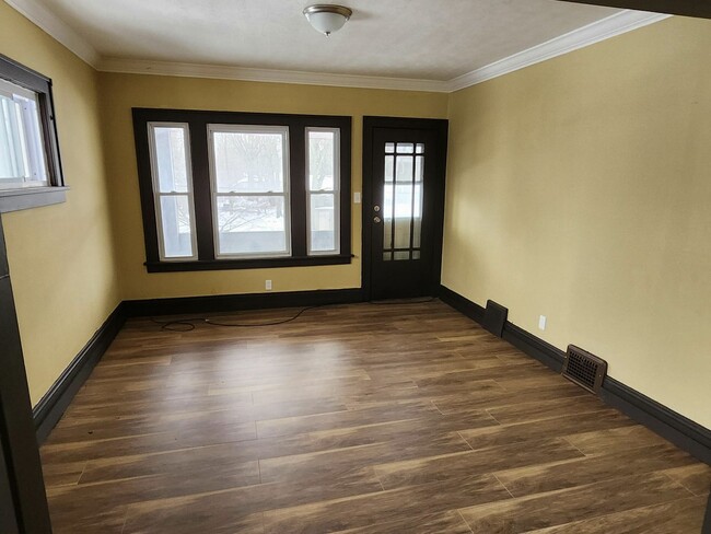 Building Photo - 2990 E 111th St