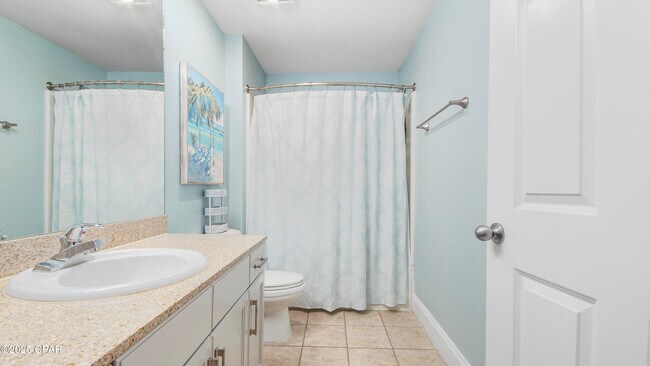 Building Photo - 9902 S Thomas Dr