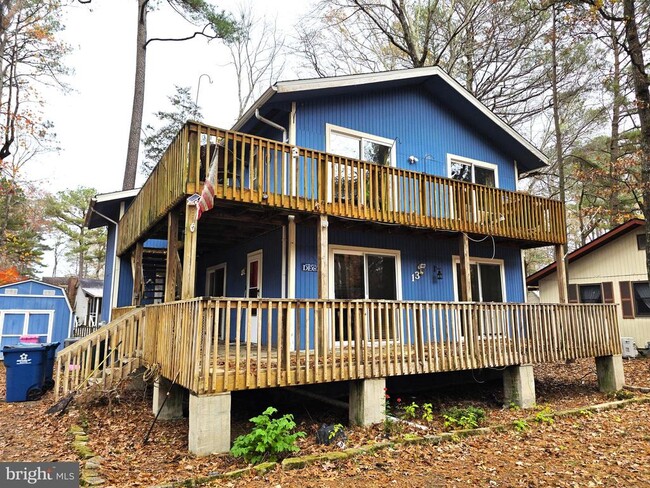 Building Photo - 13 Sailors Way