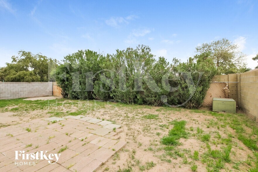 Building Photo - 10843 N 45th Ave