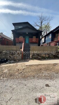 Building Photo - Beautiful 4 Bedroom 2 Bathroom Home in Kan...