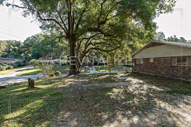 Building Photo - HALF-DEPOSIT SPECIAL! Spacious 4-Bed 2-Bath Brick Home in West Mobile