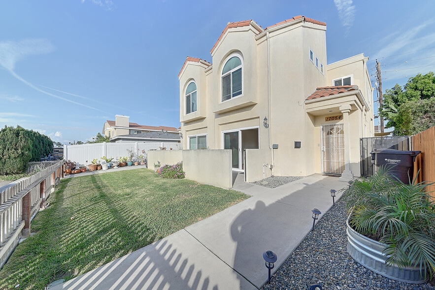 Building Photo - 17054 A Ln