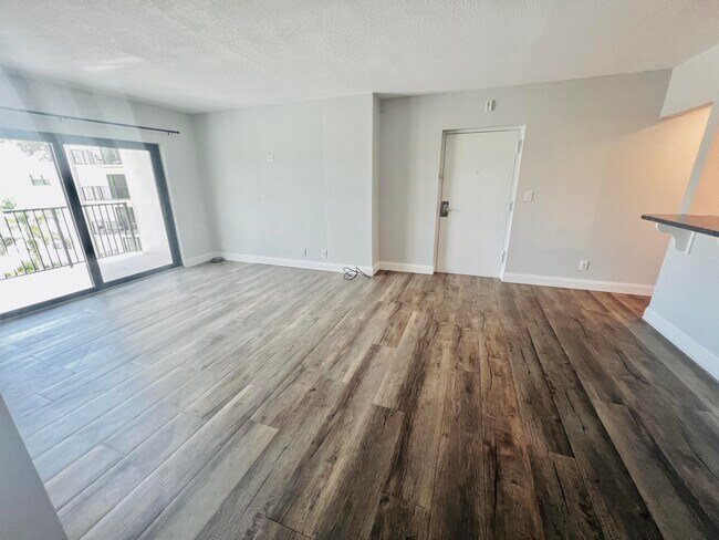 Building Photo - 1000 River Reach Dr