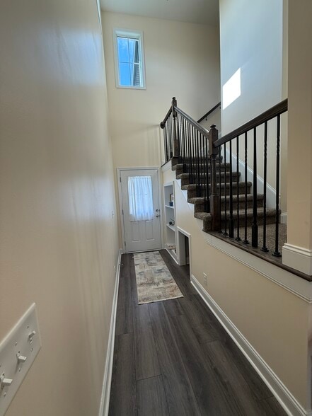 Front door entry - 246 King Rd