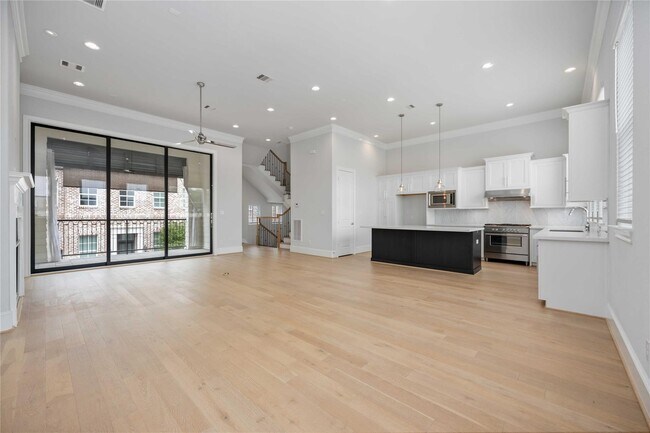 Building Photo - 10919 Grove Tree Ln