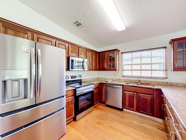 Building Photo - 6416 Las Palmas Way