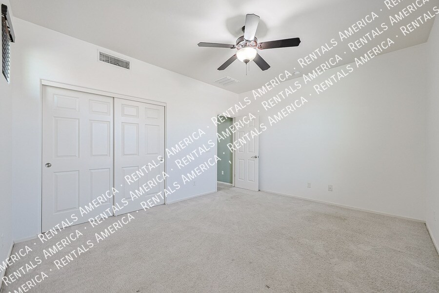 Building Photo - 15611 W Westview Dr