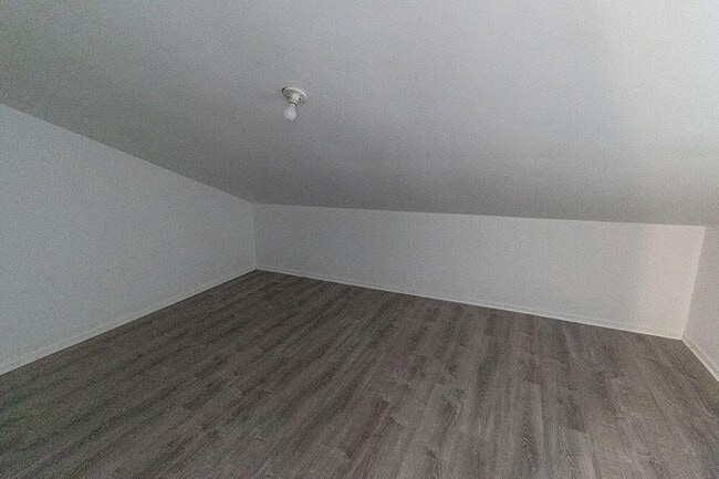 Building Photo - 7216 N Moberly Dr