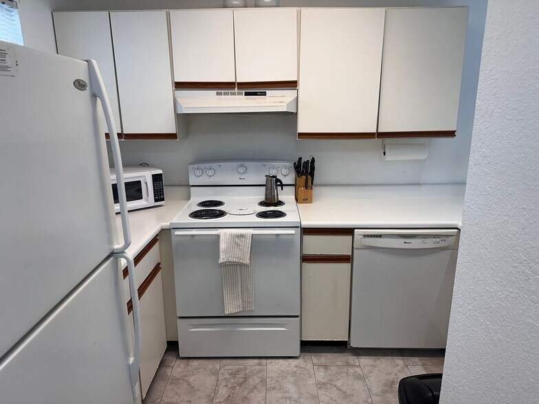 Building Photo - 201 Ocean Park Ln