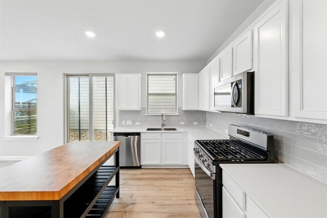 Building Photo - 7503 Lauper Dr