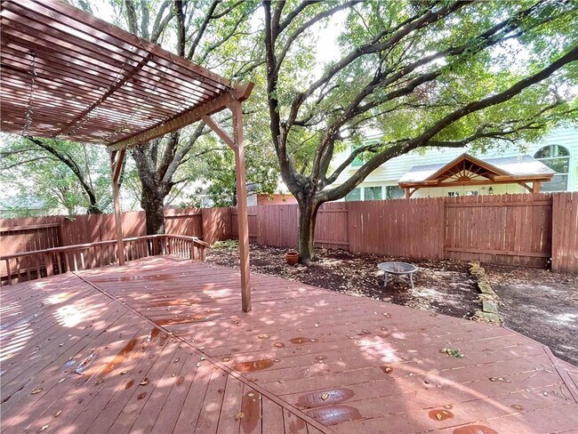 Building Photo - 8217 Longdraw Dr