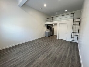 Building Photo - 138 Unit 1