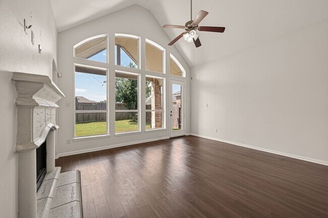 Building Photo - 26414 Forest Pine Ln