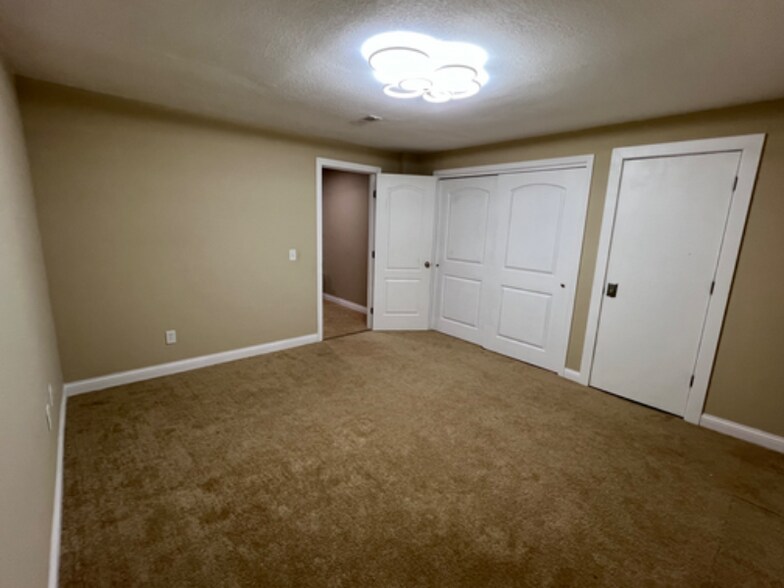 Building Photo - 10815 N Fieldgrove Dr