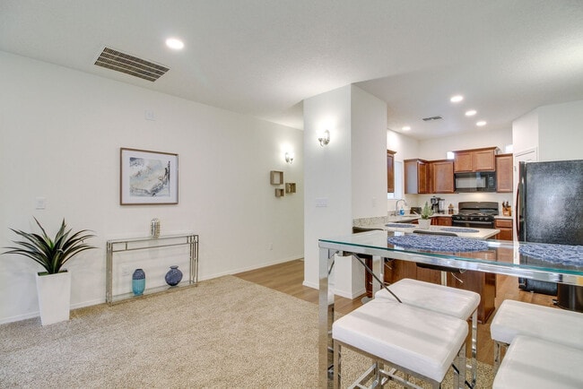 Building Photo - 251 San Clemente Ave NW